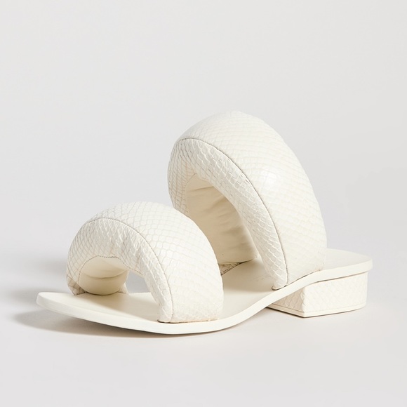 Cult Gaia X ROOM PILLOW PUFFY Sandals - Picture 4 of 7